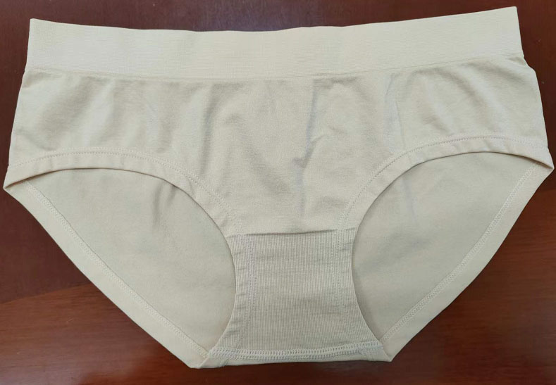 Seamless Brief 939450